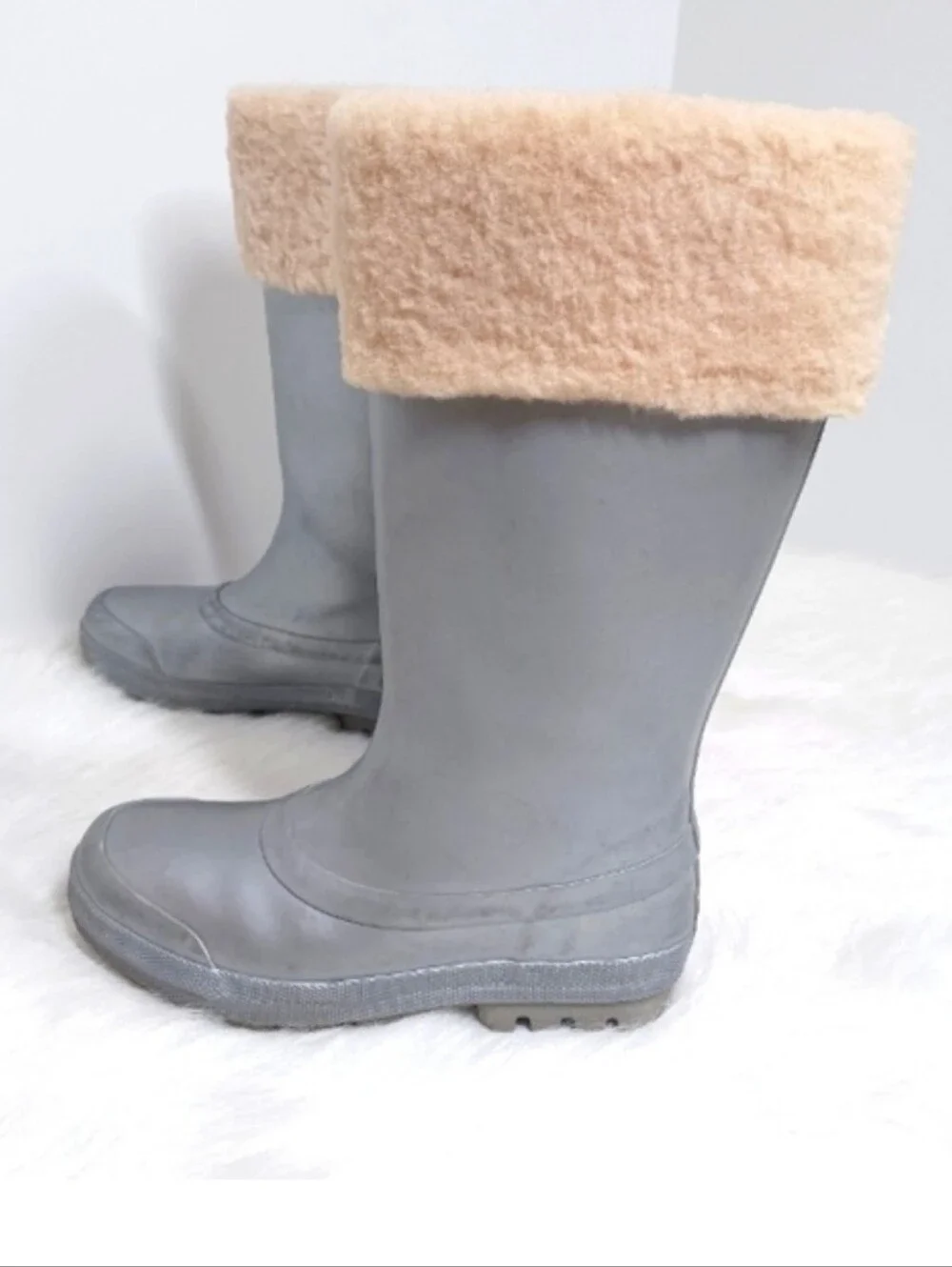 Ugg Australia Rare Snow Boots Silver Women's Size 6